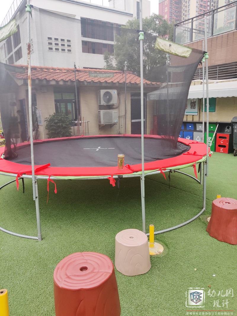 性價比最高大型玩具安裝，戶外玩具施工現(xiàn)場（鴻景華庭幼兒園）