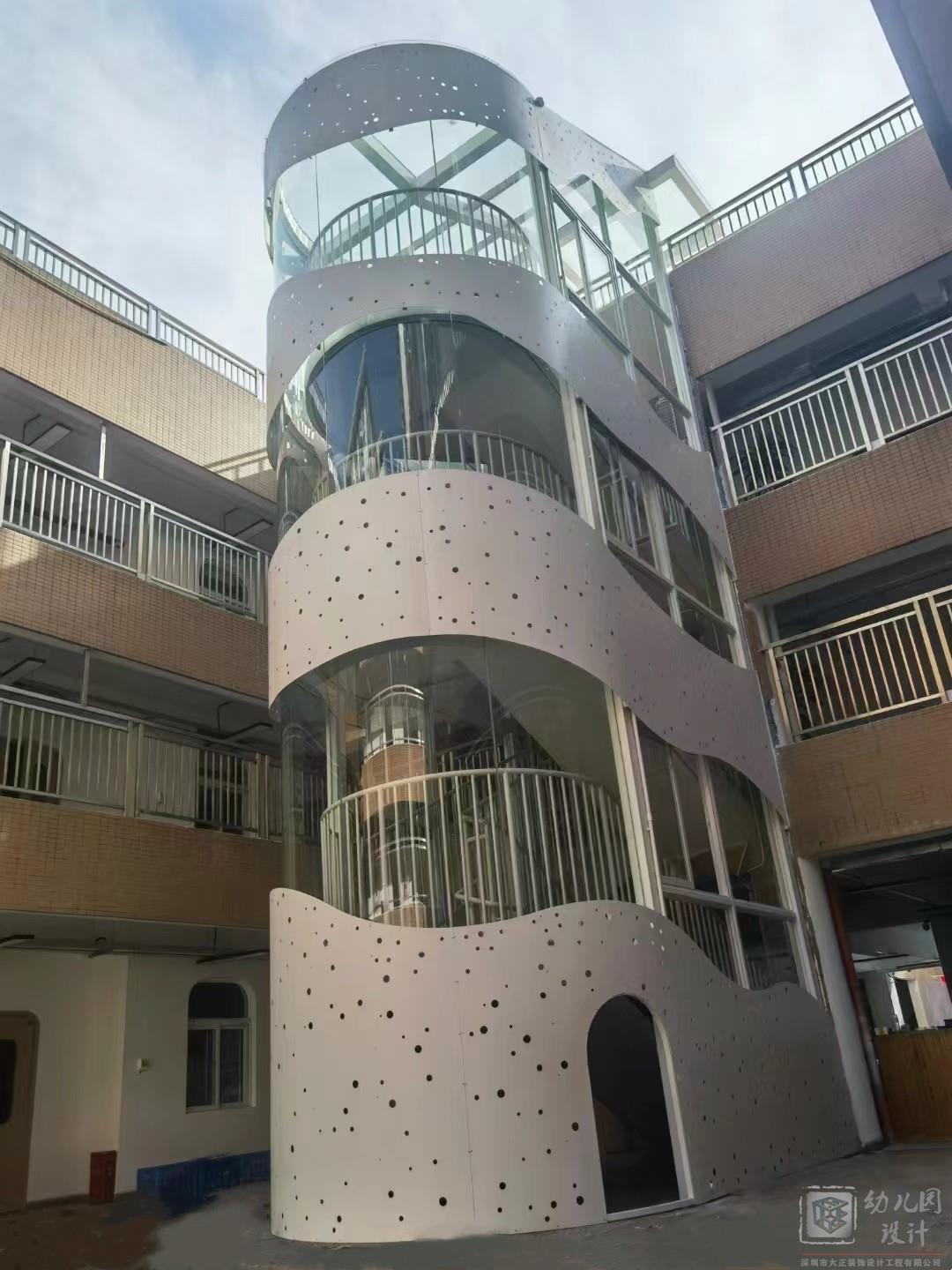深圳市福田區(qū)翠海幼兒園實景圖（風(fēng)雨樓梯）