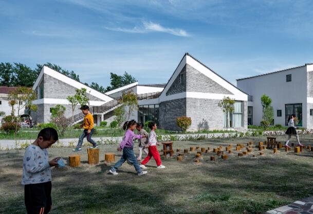 這家農(nóng)村的幼兒園居然能設(shè)計成這樣?